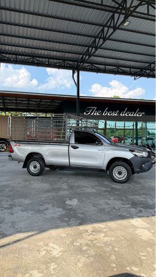 Toyota Hilux Revo 2018 2.8 J 4WD Pickup ดีเซล ไม่ติดแก๊ส เกียร์ธรรมดา เทา รูปที่ 2