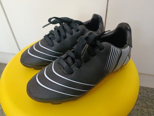 รองเท้าสตั๊ดเด็ก kito