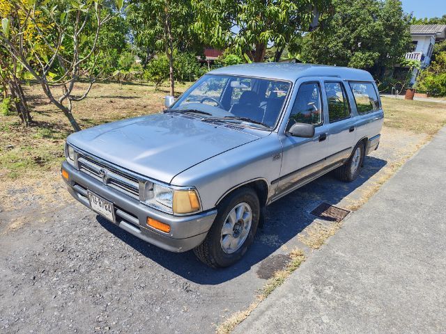 Toyota Hilux Mighty-X 1996 2.4 Van ดีเซล ไม่ติดแก๊ส เกียร์ธรรมดา เทา รูปที่ 2