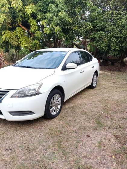 รถ Nissan Sylphy 1.6 E สี ขาว