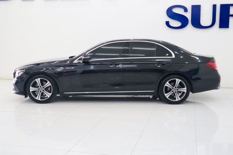 Mercedes-Benz E-Class 2019 E220 Sedan ดีเซล ไม่ติดแก๊ส เกียร์อัตโนมัติ ดำ รูปที่ 4
