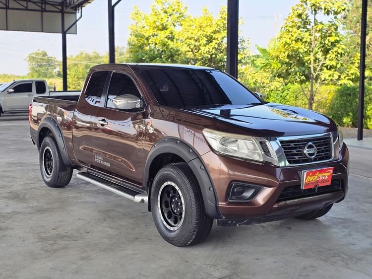 รถ Nissan Navara 2.5 E สี น้ำตาล