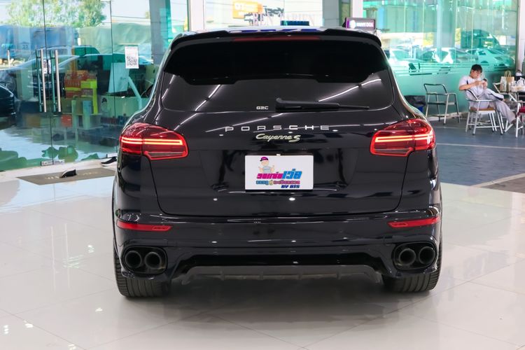 Porsche Cayenne 2015 3.0 S E-Hybrid 4WD Utility-car ไฮบริด ไม่ติดแก๊ส เกียร์อัตโนมัติ ดำ รูปที่ 4