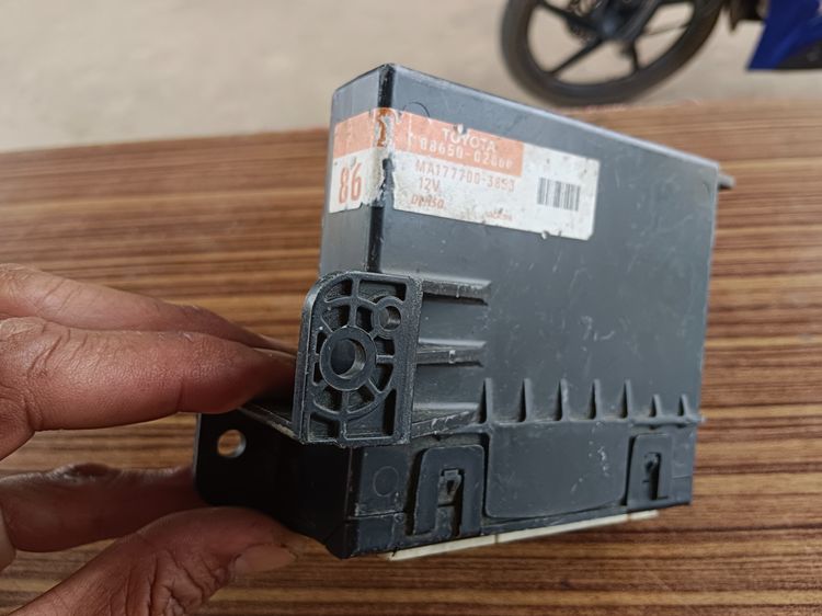 กล่อง ECU Toyota  รหัส 89661-0DL50 รุ่นVios ปี 2014 กล่องควบคุมแอร์ และกล่องเกียร์มิตซบิชิ รูปที่ 2