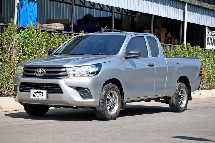 รถ Toyota Hilux Revo 2.4 J สี เทา