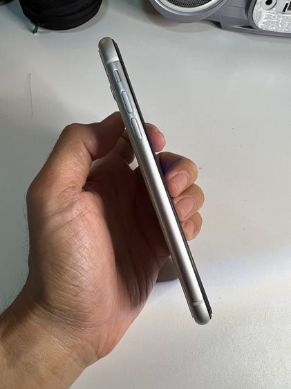 iPhone XR 64 GB ใช้งานได้ครบ ไม่มีสแกนหน้า สภาพสวย  รูปที่ 3