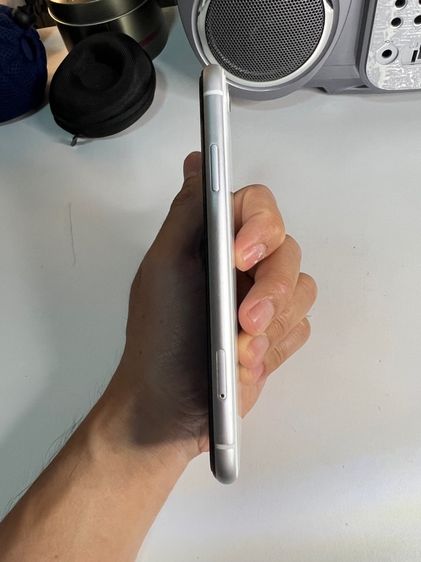 iPhone XR 64 GB ใช้งานได้ครบ ไม่มีสแกนหน้า สภาพสวย  รูปที่ 4