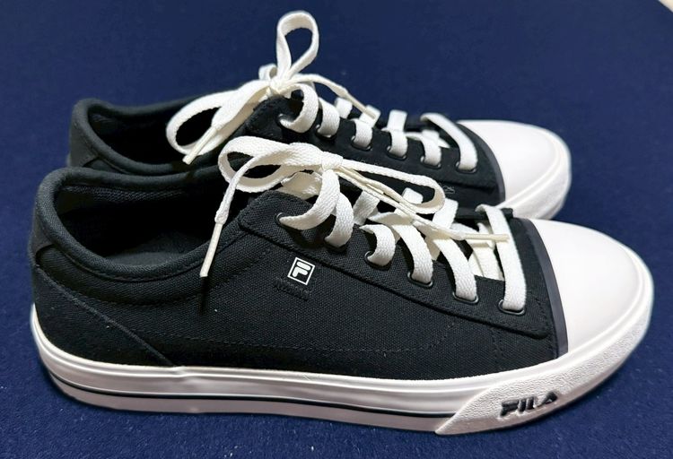 รองเท้า FILA สภาพใหม่แกะกล่อง 100 เปอร์เซ็นต์ ยังไม่ผ่านการใช้งาน จากเกาหลี 