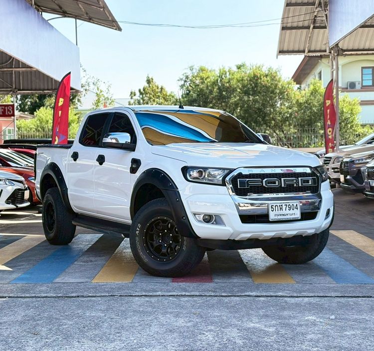 รถ Ford Ranger 2.2 Hi-Rider XLT สี ขาว