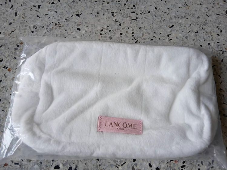 กระเป๋าเครื่องสำอางค์ LANCOME