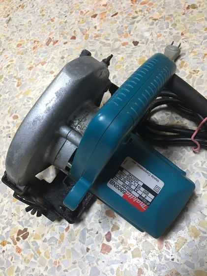 อุปกรณ์เครื่องมือช่าง เลื่อยไฟฟ้า makita 5800NB สภาพดีพร้อมใช้งานแท้