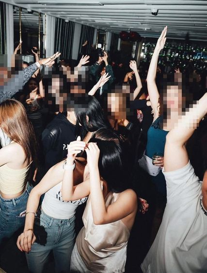 ร้านเครื่องดื่ม ชา กาแฟ แอลกอฮอล์ เซ้งร้านเหล้า-บาร์ ใจกลางทองหล่อ ห้างมาร์เช่ ชั้น3 หรือร้านอาหารสไตล์พรีเมียม พร้อมเปิดได้เลย