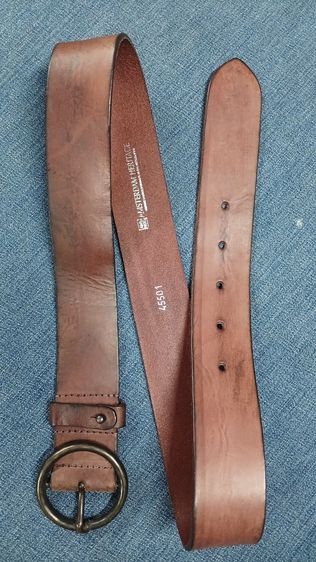 เข็มขัดหนังแท้ AMSTERDAM HERITAGE เอว 33 ถึง 38
กว้าง 1.7 ยาวรวมหัว 43.8
แบรนด์แพง หนังสวยมาก 
สภาพกริ๊บ ตัวอย่างตามรูปท้าย รูปที่ 7