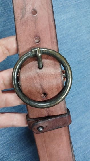 เข็มขัดหนังแท้ AMSTERDAM HERITAGE เอว 33 ถึง 38
กว้าง 1.7 ยาวรวมหัว 43.8
แบรนด์แพง หนังสวยมาก 
สภาพกริ๊บ ตัวอย่างตามรูปท้าย รูปที่ 9