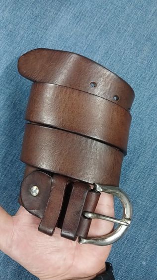 เข็มขัดหนังแท้ แบรนด์
เอว 29 ถึง 36 กว้าง 1.5
ยาวรวมหัว 41.8 หนังหนา นิ่ม
สวยมาก มีรอยตามใช้