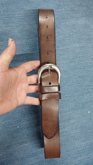 เข็มขัดหนังแท้ แบรนด์
เอว 29 ถึง 36 กว้าง 1.5
ยาวรวมหัว 41.8 หนังหนา นิ่ม
สวยมาก มีรอยตามใช้ รูปที่ 7