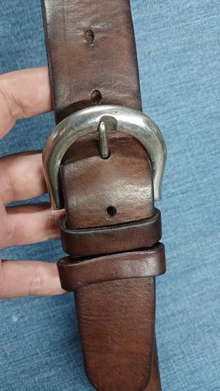 เข็มขัดหนังแท้ แบรนด์
เอว 29 ถึง 36 กว้าง 1.5
ยาวรวมหัว 41.8 หนังหนา นิ่ม
สวยมาก มีรอยตามใช้ รูปที่ 9