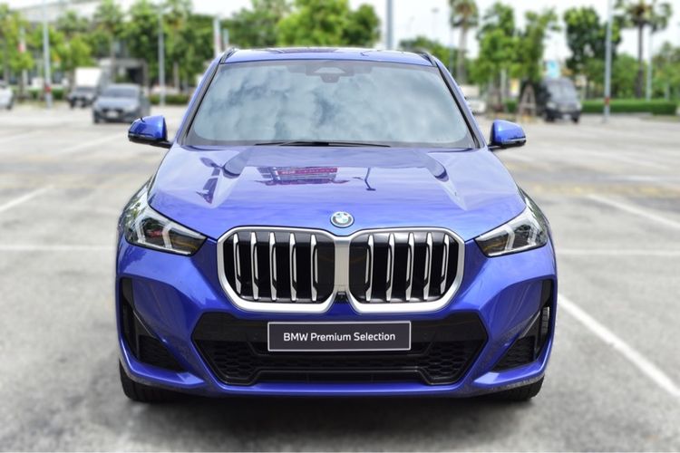 รถ BMW X1 1.5 xDrive30e M Sport 4WD สี น้ำเงิน