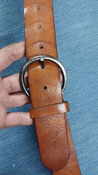 เข็มขัดหนังแท้ pieces by bestseller
made in HOLLAND เอว 33 ถึง 38
กว้าง 1.5 ยาวรวมหัว 43.5 แบรนด์แพง หนังสวย มีรอยตามใช้ รูปที่ 9