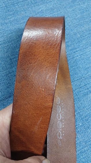 เข็มขัดหนังแท้ pieces by bestseller
made in HOLLAND เอว 33 ถึง 38
กว้าง 1.5 ยาวรวมหัว 43.5 แบรนด์แพง หนังสวย มีรอยตามใช้ รูปที่ 3