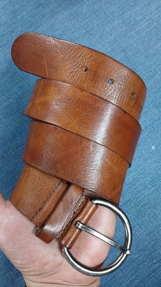 เข็มขัดหนังแท้ pieces by bestseller
made in HOLLAND เอว 33 ถึง 38
กว้าง 1.5 ยาวรวมหัว 43.5 แบรนด์แพง หนังสวย มีรอยตามใช้