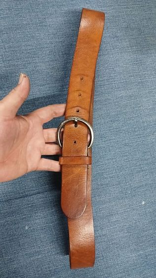 เข็มขัดหนังแท้ pieces by bestseller
made in HOLLAND เอว 33 ถึง 38
กว้าง 1.5 ยาวรวมหัว 43.5 แบรนด์แพง หนังสวย มีรอยตามใช้ รูปที่ 8