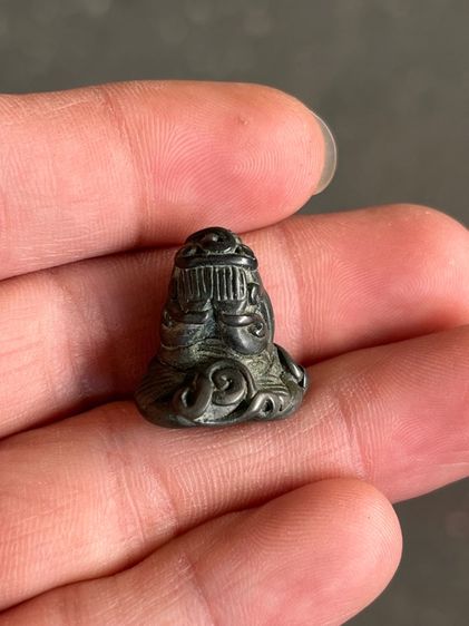 พระปิดตา เนื้อโลหะ