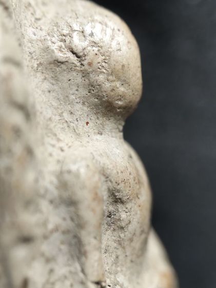 พระรอดลำพูนพิมพ์กลางเนื้อขาวครับ รูปที่ 11