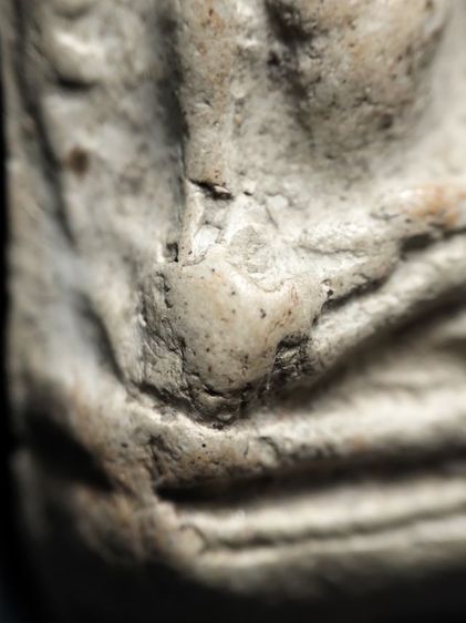 พระรอดลำพูนพิมพ์กลางเนื้อขาวครับ รูปที่ 6