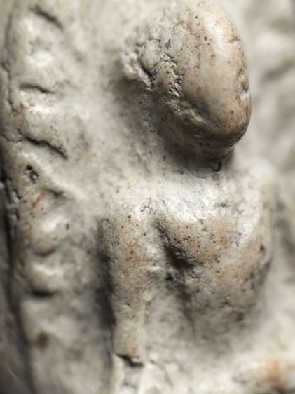 พระรอดลำพูนพิมพ์กลางเนื้อขาวครับ รูปที่ 2