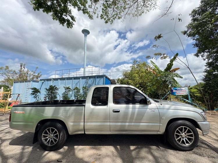 Toyota Hilux Tiger D4D 2004 รุ่นย่อยอื่นๆ Pickup ดีเซล ไม่ติดแก๊ส เกียร์ธรรมดา บรอนซ์เงิน รูปที่ 2
