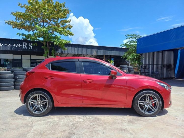 Mazda Mazda 2 2017 1.5 XD High Plus Sedan ดีเซล ไม่ติดแก๊ส เกียร์อัตโนมัติ แดง รูปที่ 2