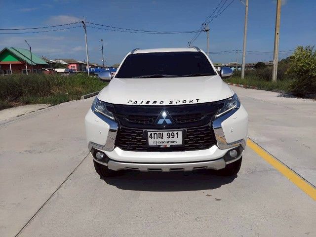 รถ Mitsubishi Pajero Sport 2.4 GT Premium สี ขาว