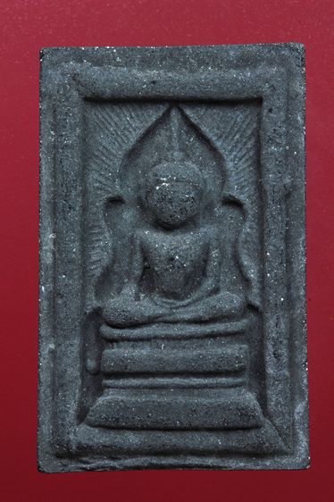 พระสมเด็จแหวกม่านหลวงพ่อกวยสวยๆค่ะเก่าค่ะ