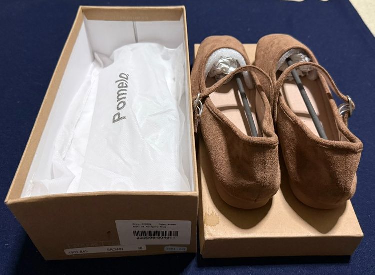 รองเท้า Pomelo สภาพใหม่แกะกล่อง 100 เปอร์เซ็นต์ ยังไม่ผ่านการใช้งาน