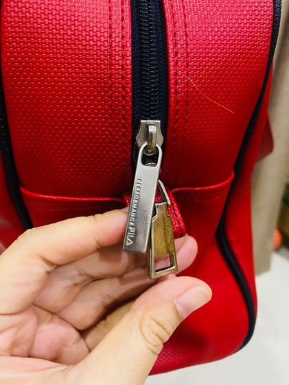 กระเป๋า FILA แท้ 💯FILA Biella Italia Shoulder Bag  สีแดง กันน้ำ ส่งฟรี  รูปที่ 9