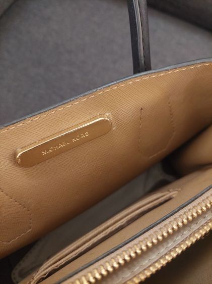 กระเป๋าสะพายMicheal kors แท้ รูปที่ 4