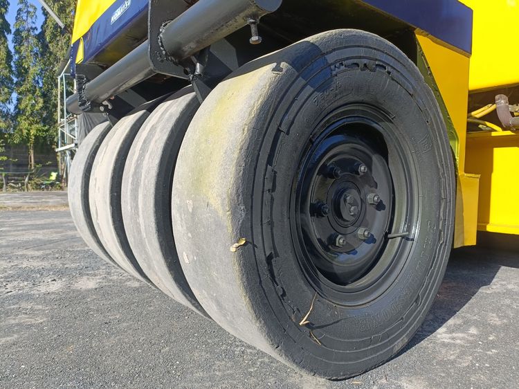 รถบด หน้าเหล็ก-หลังยาง Komatsu JV40C   ขนาด 4 ตัน มีระบบสั้นสะเทือน  หลังคากันแดดกันฝน รูปที่ 9