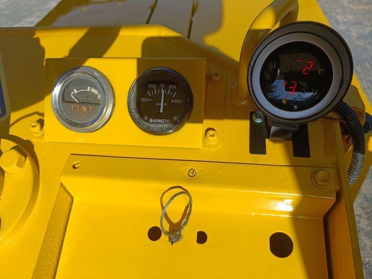 รถบด หน้าเหล็ก-หลังยาง Komatsu JV40C   ขนาด 4 ตัน มีระบบสั้นสะเทือน  หลังคากันแดดกันฝน รูปที่ 15