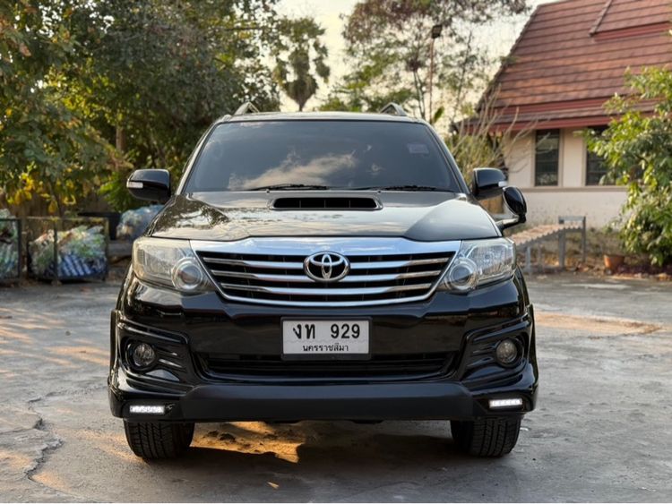 Toyota Fortuner 2015 2.5 V Utility-car ดีเซล ไม่ติดแก๊ส เกียร์อัตโนมัติ ดำ รูปที่ 2