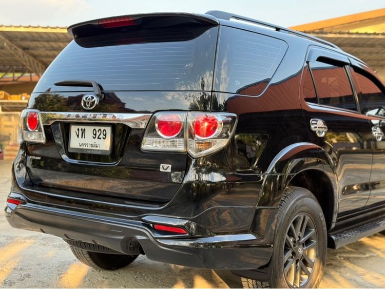 Toyota Fortuner 2015 2.5 V Utility-car ดีเซล ไม่ติดแก๊ส เกียร์อัตโนมัติ ดำ รูปที่ 4