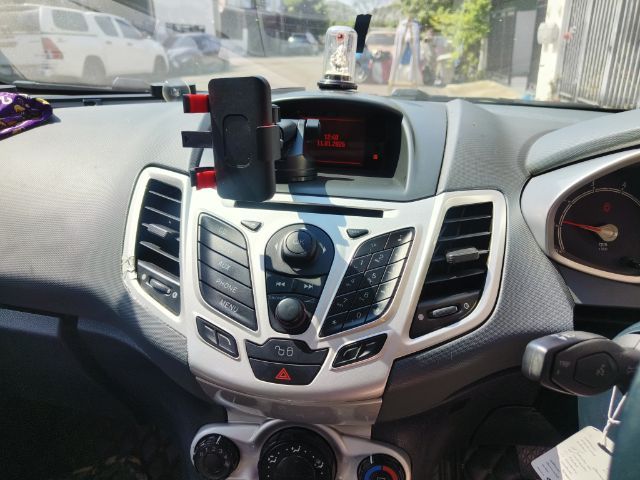 Ford Fiesta 2010 1.6 Sport Sedan เบนซิน ไม่ติดแก๊ส เกียร์อัตโนมัติ ดำ รูปที่ 4