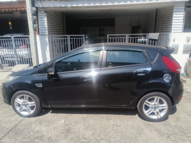 Ford Fiesta 2010 1.6 Sport Sedan เบนซิน ไม่ติดแก๊ส เกียร์อัตโนมัติ ดำ รูปที่ 2