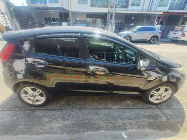 รถ Ford Fiesta 1.6 Sport สี ดำ