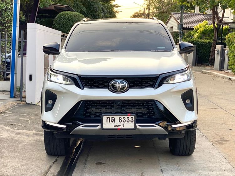 Toyota Fortuner 2022 2.8 Legender Black Top Utility-car ดีเซล ไม่ติดแก๊ส เกียร์อัตโนมัติ ขาว รูปที่ 2