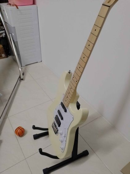 Umeda กีตาร์ไฟฟ้า ST-30 M ปิ๊กอัพ H-S-S มือสอง  รูปที่ 4