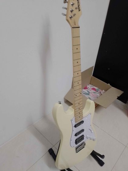 Umeda กีตาร์ไฟฟ้า ST-30 M ปิ๊กอัพ H-S-S มือสอง  รูปที่ 2