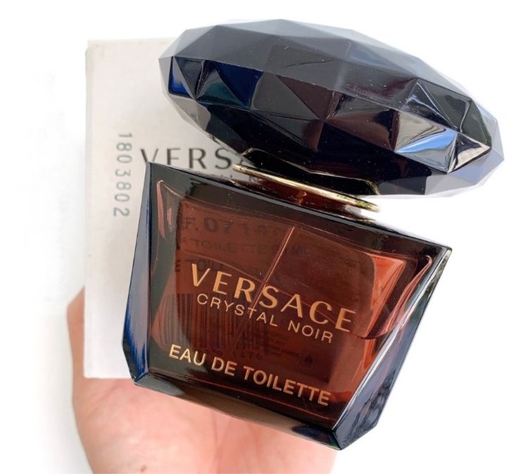 น้ำหอมแท้ 💯Versace Crystal Noir 90ml (Tester Box)  กลิ่นหรู ลึกลับ เซ็กซี่ มีคลาส รูปที่ 4