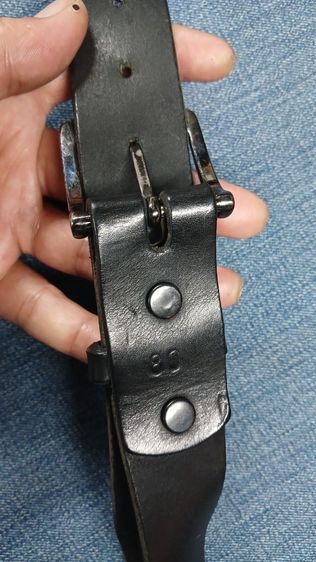 เข็มขัดหนังแท้ LOSCO หัวเปลี่ยนได้
เอว 31 ถึง 34 กว้าง 1.3 
ยาวรวมหัว 41.2 แบรนด์แพง
หนังสวยมาก มีรอยตามใช้ รูปที่ 9