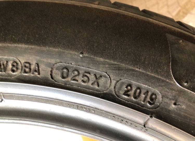  ยางมือสองสภาพดี ยางเปอร์เซ็นต์ Michelin 255 45 18 ปี 2019 ดอกยางดี ถอดจาก Benz S-Class W221 รูปที่ 2